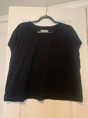 We The Free Black Muscle Crewneck, Sz M
Good condition